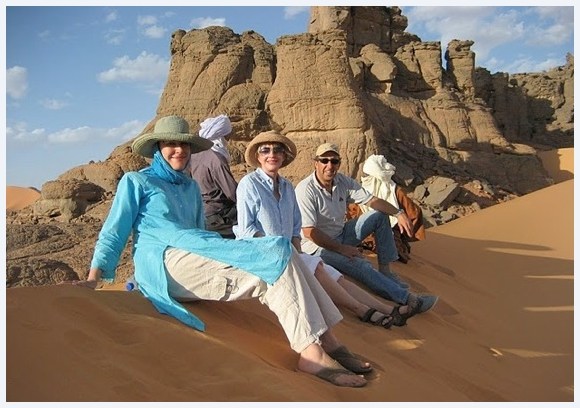 Group photo of an Expert Algeria ciruit of the Sahara desert